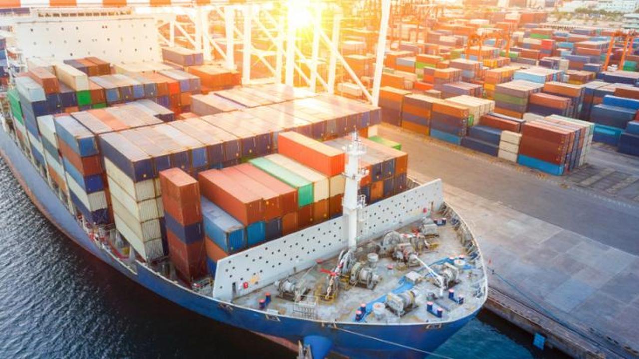 Comercio de Canadá resiente aranceles y exportaciones caen a mínimos no ...